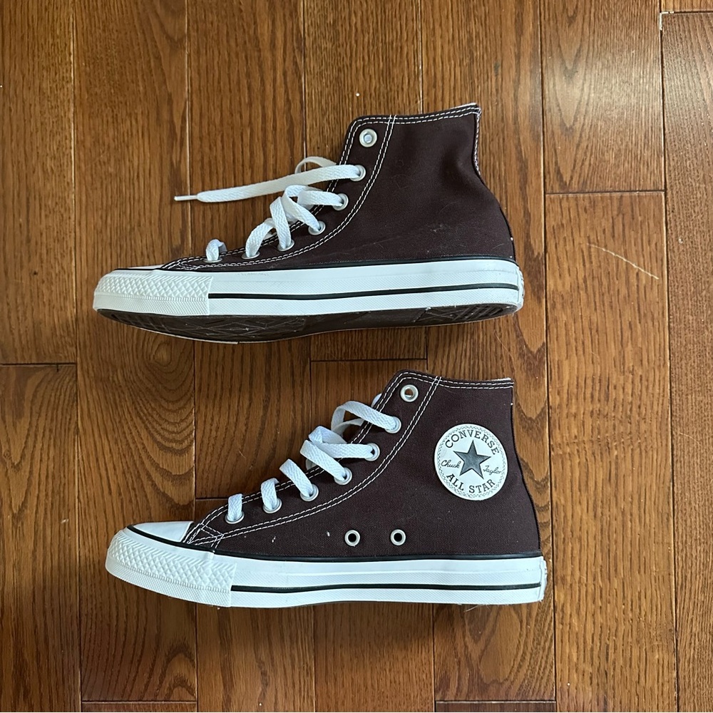 brown converse high top sneakers
